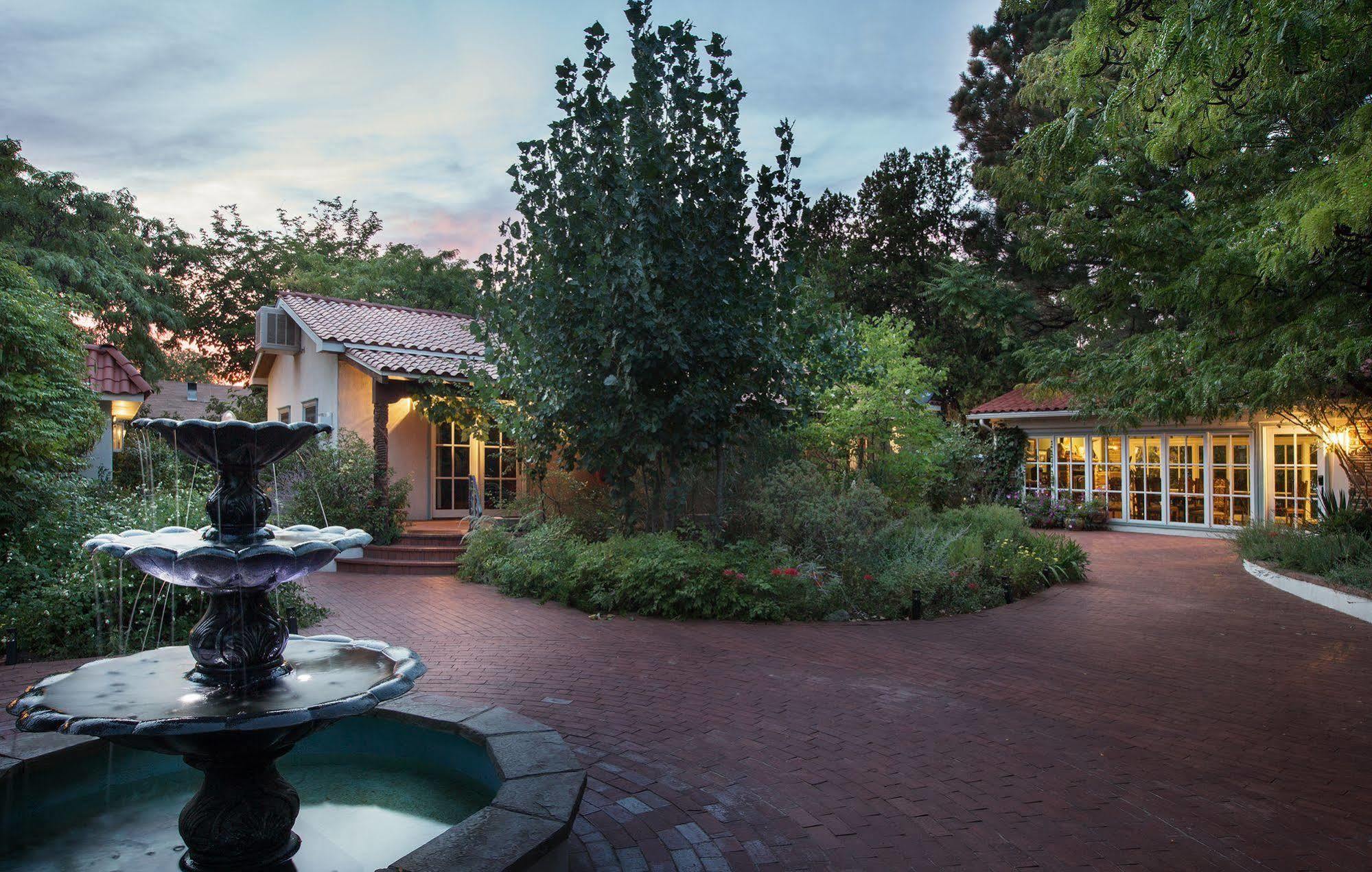 Casa Blanca Inn And Suites Farmington Exterior photo